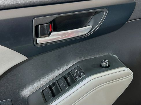 Used 2023 Toyota Highlander XLE image 15
