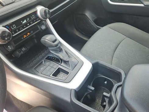 Used 2025 Toyota RAV4 XLE AWD/4WD image 32