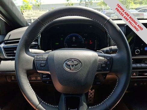 Used 2025 Toyota Camry SE image 22