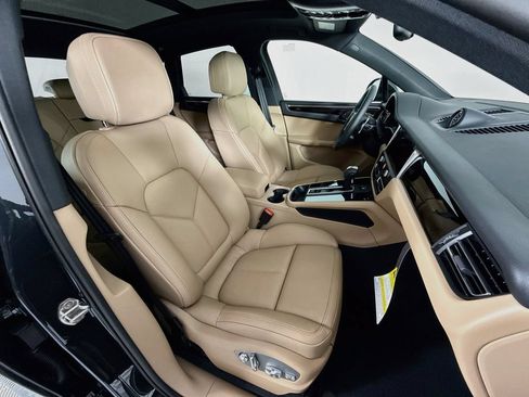 Certified 2026 Porsche Macan AWD/4WD image 29