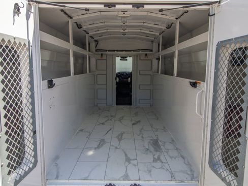 Used 2018 RAM ProMaster 3500 w/ Premium Appearance Group FWD image 32