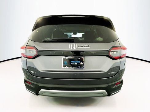 New 2025 Honda Pilot Touring image 5