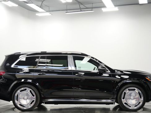 Used 2025 Mercedes-Benz Maybach GLS 600 4MATIC image 65