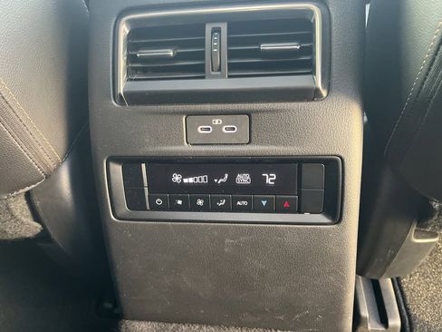 Certified 2025 MAZDA CX-90 3.3 Turbo w/ Preferred Package image 33