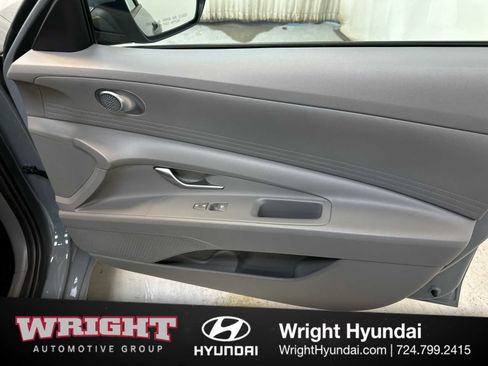 Certified 2023 Hyundai Elantra SE w/ Cargo Package image 17