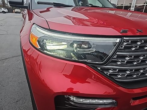 Used 2023 Ford Explorer XLT w/ Equipment Group 202A image 7