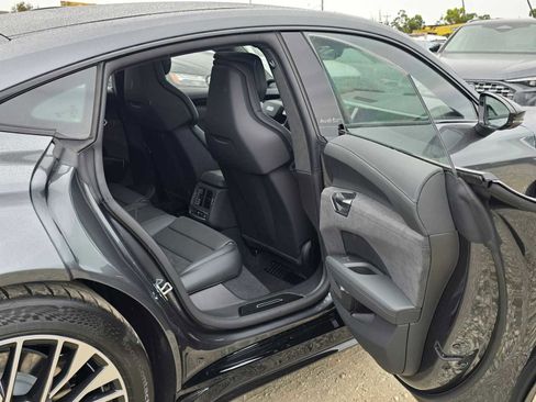 New 2026 Audi S e-tron GT Prestige image 14