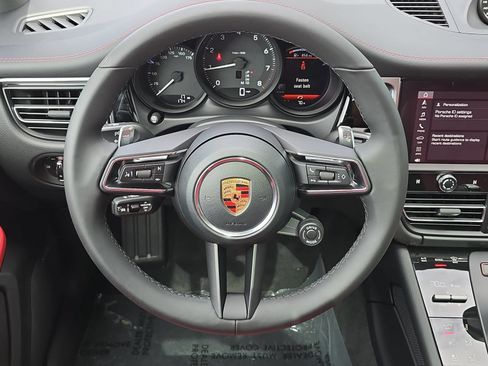 Used 2026 Porsche Macan AWD/4WD image 14