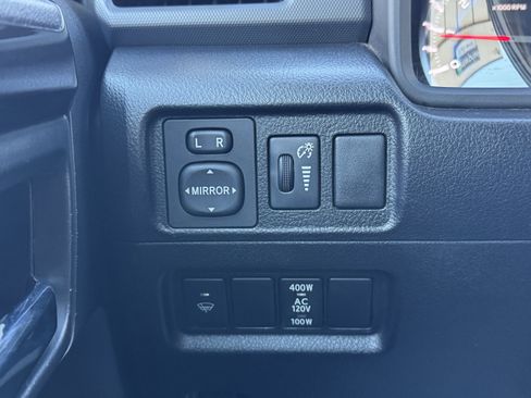 Used 2019 Toyota 4Runner TRD Off-Road Premium image 32