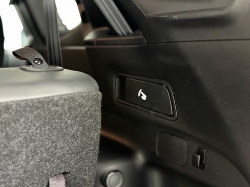 Used 2023 Mitsubishi Outlander SE image 34