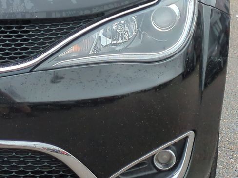Used 2018 Chrysler Pacifica Touring-L Plus w/ Tire & Wheel Group FWD image 7