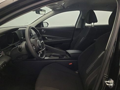 Used 2023 Hyundai Elantra SEL w/ Cargo Package FWD image 17