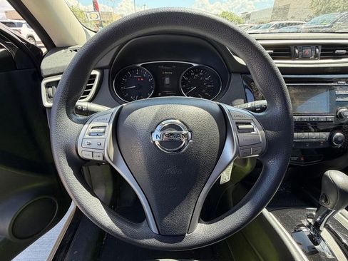 Used 2016 Nissan Rogue S FWD image 12