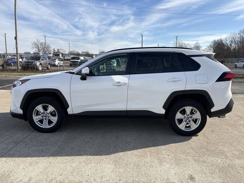 Used 2019 Toyota RAV4 XLE image 1