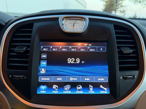 Used 2014 Chrysler 300 RWD image 27
