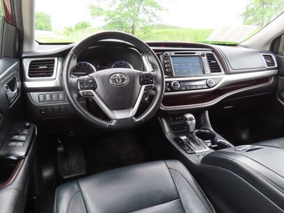 Used 2018 Toyota Highlander XLE