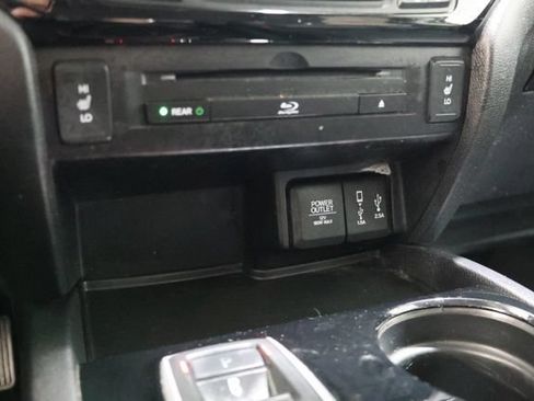 Used 2018 Honda Pilot Touring image 31