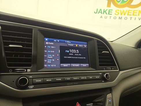 Used 2018 Hyundai Elantra SEL FWD image 19
