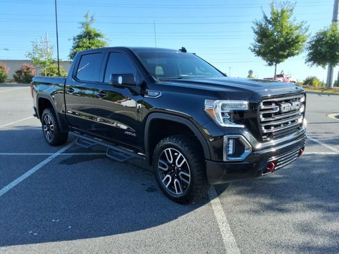 Certified 2022 GMC Sierra 1500 AT4 w/ AT4 Premium Package AWD/4WD image 3