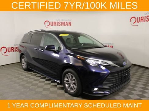 Used 2025 Toyota Sienna XLE FWD image 11