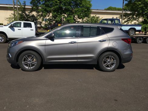 Used 2018 Hyundai Santa Fe Sport AWD/4WD image 3