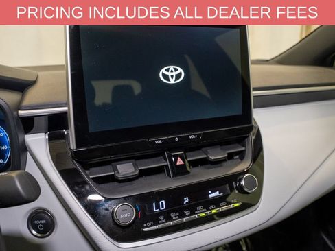 Used 2026 Toyota Corolla SE w/ SE Premium Package FWD image 12