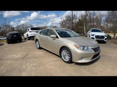 Used 2015 Lexus ES 350 w/ Luxury Package image 2