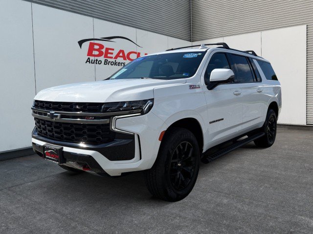 Used 2022 Chevrolet Suburban Z71 w/ Luxury Package AWD/4WD image 3