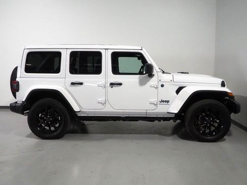 Used 2025 Jeep Wrangler Sahara 4xe w/ Safety Group AWD/4WD image 6