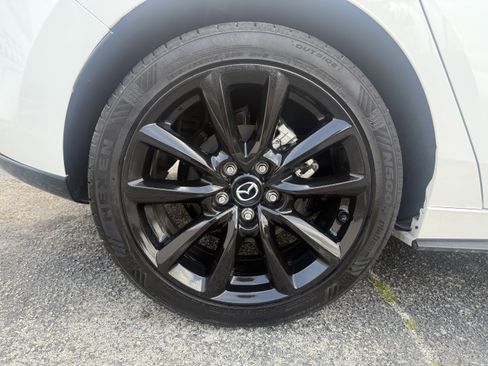 Used 2022 MAZDA MAZDA3 s image 37
