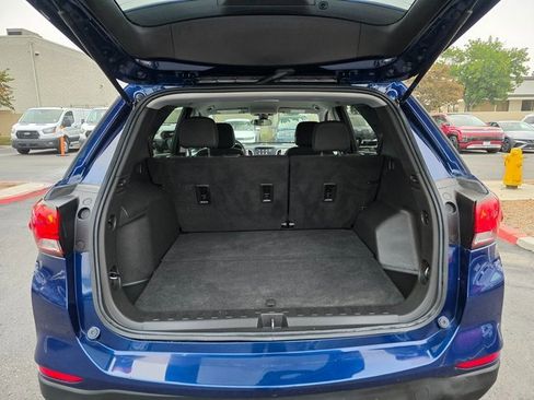 Used 2022 Chevrolet Equinox LS w/ LS Convenience Package image 12