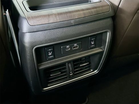 Used 2024 Nissan Murano Platinum w/ Cargo Package image 32