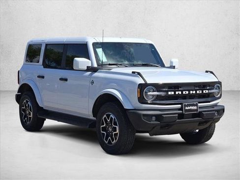 New 2026 Ford Bronco Outer Banks image 7