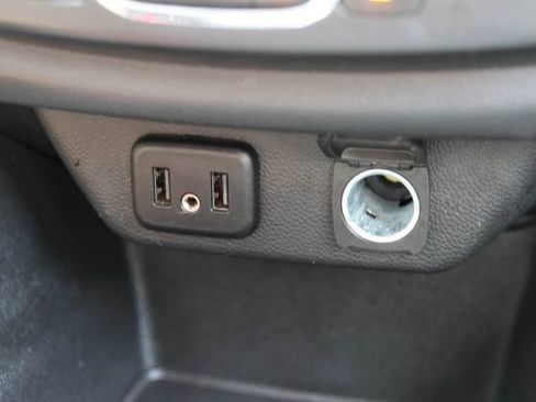 Used 2021 Chevrolet Traverse LS FWD image 23