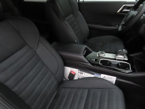 New 2026 Mitsubishi Outlander SE FWD image 17