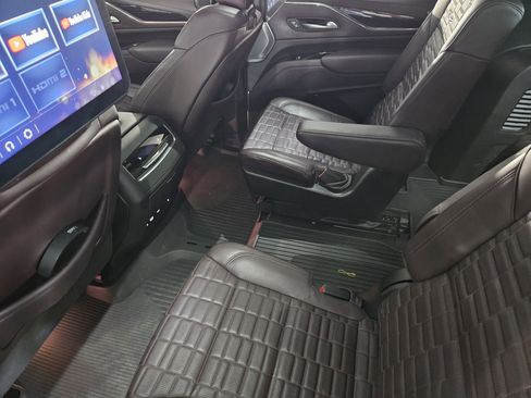 Used 2024 Cadillac Escalade ESV V w/ LPO, ONYX Package image 28