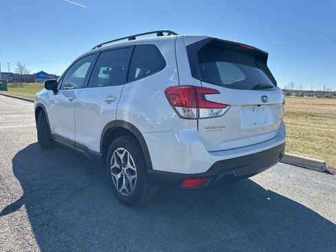 Used 2022 Subaru Forester Premium image 8