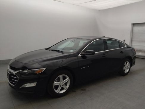Used 2022 Chevrolet Malibu LT FWD image 2