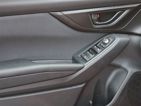 Used 2023 Subaru Crosstrek 2.0i Premium image 12