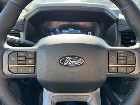 Used 2025 Ford F150 Lightning Lariat image 21