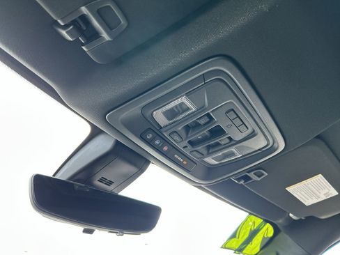 Used 2022 Chevrolet Silverado 1500 High Country w/ Technology Package image 30