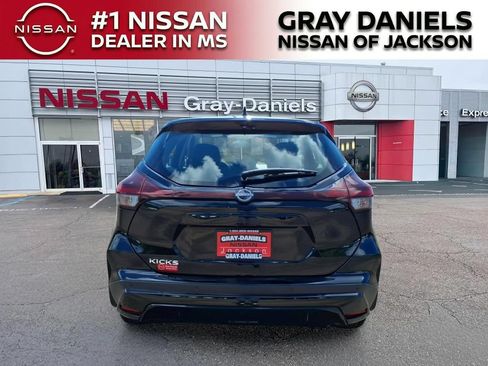 Certified 2025 Nissan Kicks Play S FWD image 7