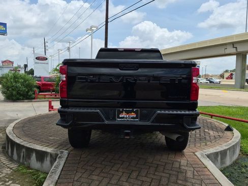 Used 2024 Chevrolet Silverado 2500 Custom w/ Custom Value Package AWD/4WD image 5