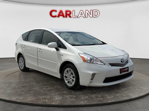 Used 2014 Toyota Prius V Three FWD image 8