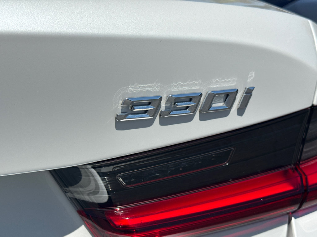 Used 2023 BMW 330i Sedan w/ Convenience Package RWD image 9