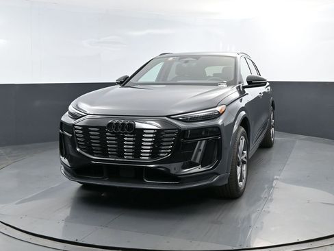 New 2027 Audi Q6 e-tron Premium AWD/4WD image 2