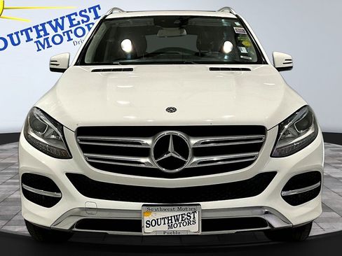 Used 2018 Mercedes-Benz GLE 350 4MATIC image 2
