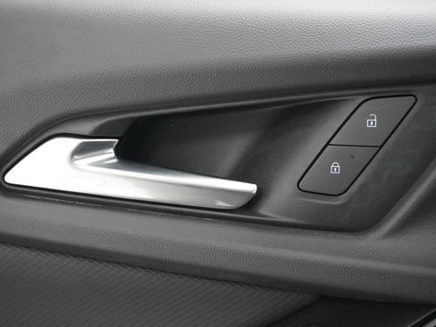 New 2026 Chevrolet Equinox LT w/ Convenience Package II image 17