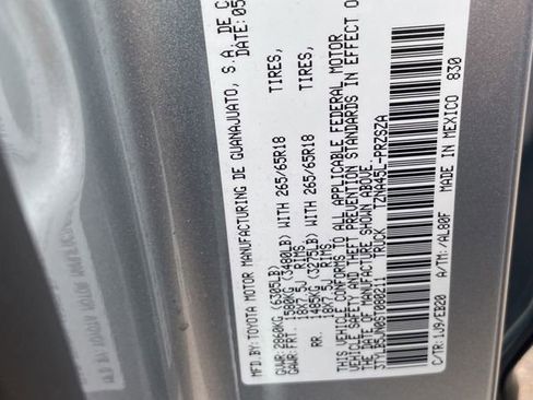 Used 2025 Toyota Tacoma Limited image 32