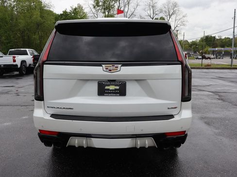 Used 2024 Cadillac Escalade ESV V AWD/4WD image 47